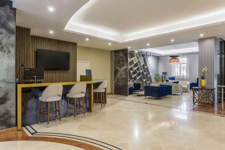 هتل رنارتیس ایساکی سن پترزبورگ